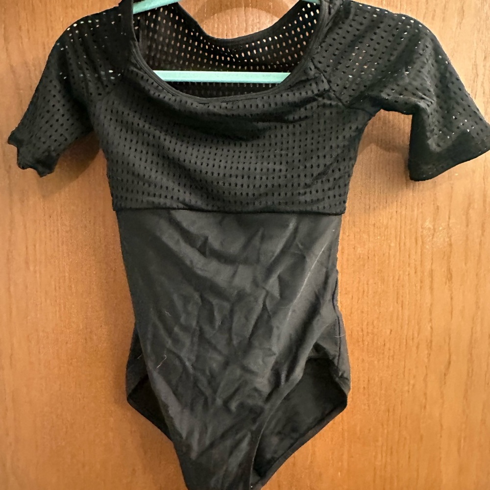 Jule Dancewear Black Dot Mesh 1/2 sleeve Leo AS